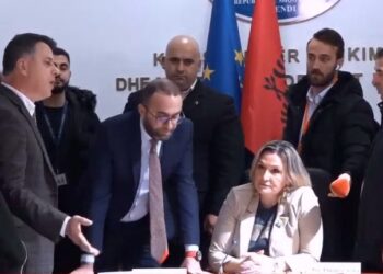 Tensione në komisionin e Medias, Noka e Bardhi përplasen me Açkën