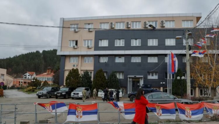 Digjet makina e kryetarit të Kuvendit Komunal të Leposaviçit