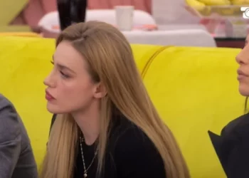 Roza ofendon Heidin: Të shkon më shumë të buzëqeshësh, se të…