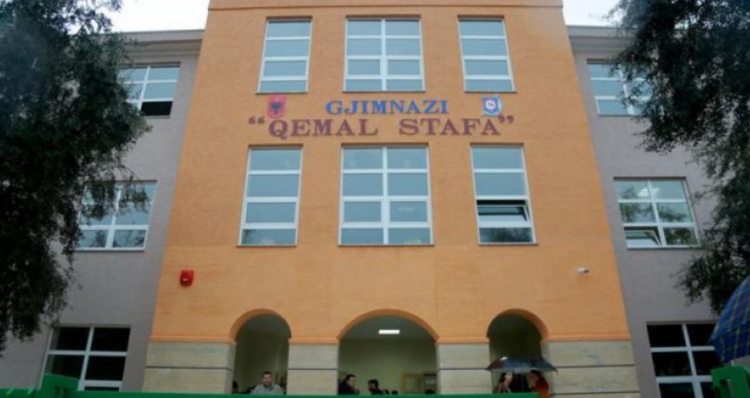 Sherr me thika në gjimnazin “Qemal Stafa” në Tiranë