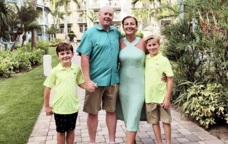 Vrasja në SHBA, përcillen në banesën e fundit shqiptarja dhe fëmijët