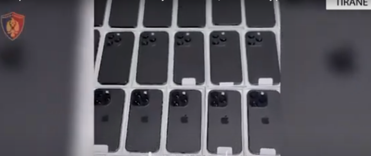 Kontrabanduan celularë dhe barna, kapen 2 persona në Tiranë