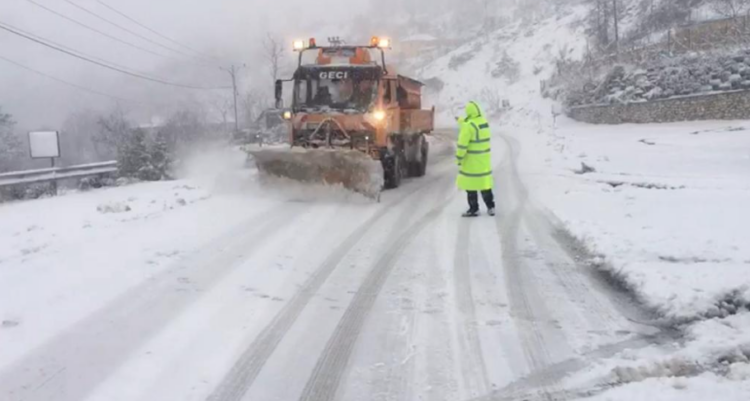 Moti i keq në Lezhë, disa zona pa energji elektrike