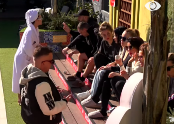 “Je gocë bobe”, batuta e Romeos që acaroi Erjolën/ Ja ç’ndodhi…(VIDEO)