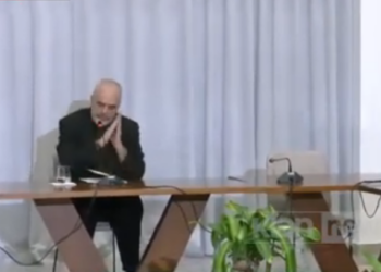 Rama tallet me Bashën: Sa është ora?