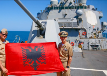 Mbërrin anija e Marinës Amerikane në Portin e Durrësit, detajet