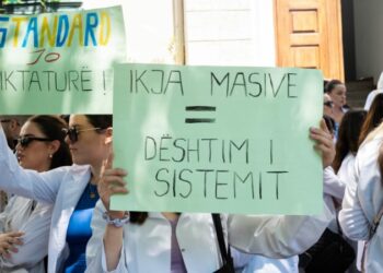 Kushtetuesja rrëzon Qeverinë për ligjin e studentëve të Mjekësisë