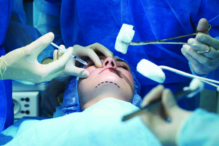 Nga rinoplastika te kirurgjia dentare, ja lidhja me fenomenin e forex