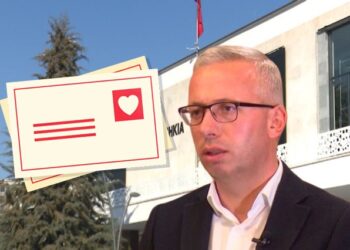 Çudia më e fundit e Sotiraq Filos: 12.4 MLN lekë i blen kartolina, ndriçues dhe banderola