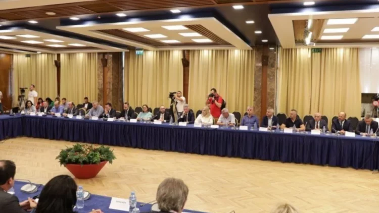 Zgjedhorja, debatet në grupin e PD/ Bardhi: Ja lëshimi që mund ti bëjmë Bashës