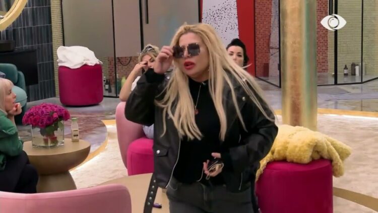 A bëhemi çift? Çfarë po ndodh mes Duros dhe Merit… (VIDEO)