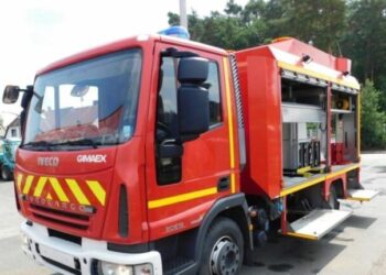 Shpërthen zjarri në një shkollë në Tiranë, detajet e para