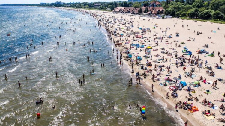 Europën e ka pushtuar dëbora, australianët alarmohen nga i nxehti