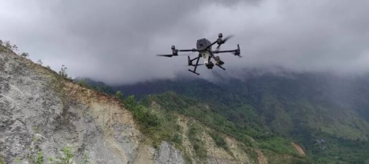 Një dron për të spiunuar kombëtaren e …