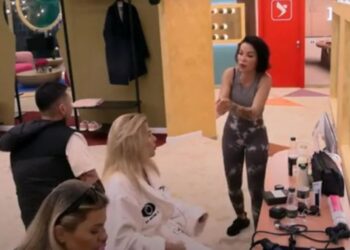 “Je si m*t, dhi e egër, lilipute…”, plas sherri mes Rozës e Ledjonës (VIDEO)