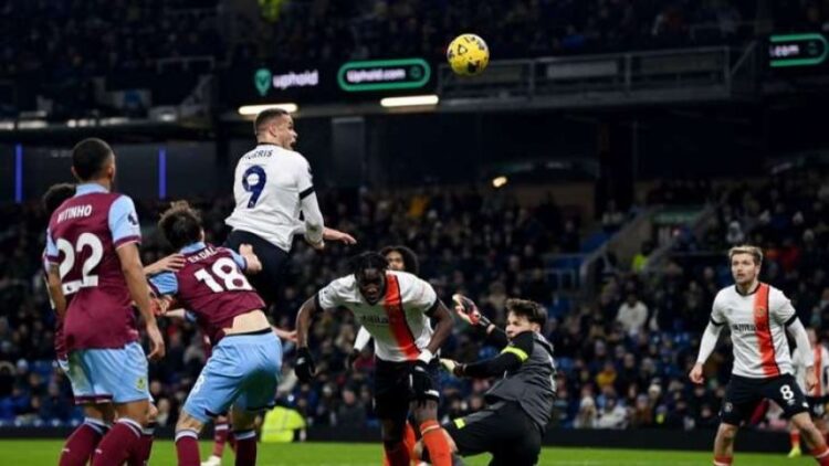 Burnley-Luton ndajnë pikët