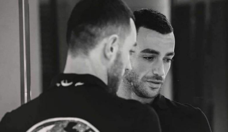 Zi në familjen e Stresit, reperi i njohur humbet njeriun e dashur