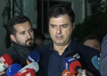 Basha flet për gazetarët: Qeveria vazhdoi me teatrin