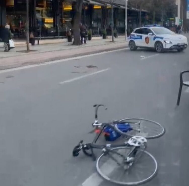 Tiranë, aksidentohet rëndë një person me biçikletë afër qendrës