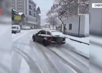 Publikoi në Tik Tok video duke bërë “drift” në borë, e pëson shoferi