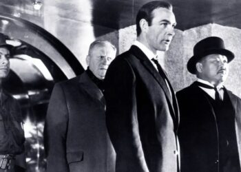 James Bond: Dy filma të viteve 1960 marrin paralajmërime fyese
