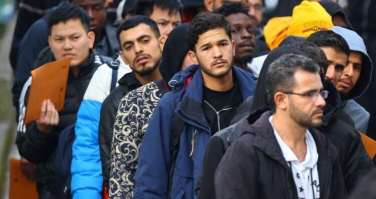 Gjermania dyndet nga emigrantët, 320 mijë aplikime për azil në 2023