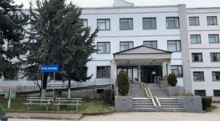 Virozat dhe gripi i stinës, fluks në urgjencën e spitalit të Korçës