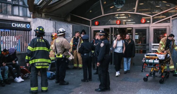 Përplasen dy trena në New York, raportohet për 24 të plagosur