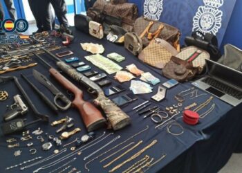 Banda e ish-ushtarakëve drejtohej nga 1 shqiptar, si grabitën 71 vila e banesa luksoze