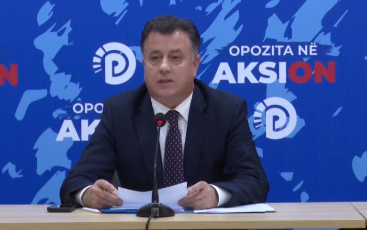 Berisha në arrest shtëpie, demokratët mbledhin kryesinë në selinë blu