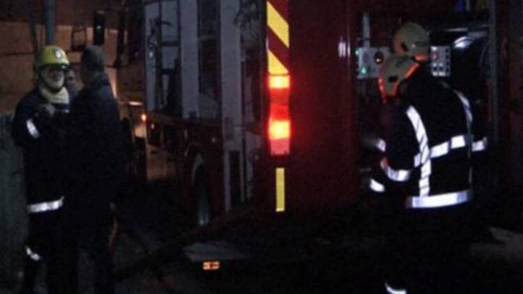 Merr flakë pallati në Tiranë