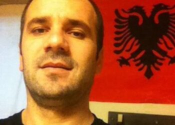 E kërcënoi se do e vriste, ky është bashkëshorti i 41 vjeçares