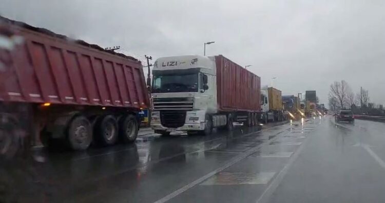 Aksidenti me një viktimë, bllokohet Ura e Gjoles deri në Vorë!