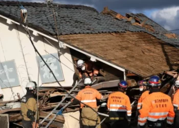 Tërmeti në Japoni: Gara me kohën për të gjetur të mbijetuar