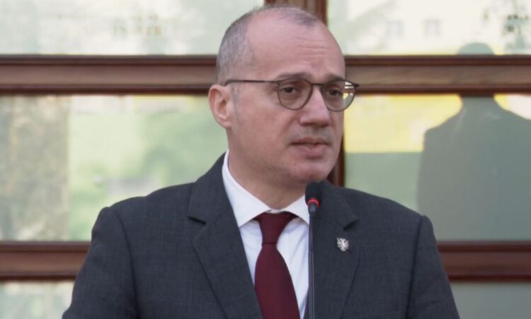 Vendimi/ 22 Nëntori, Dita e Alfabetit shpallet festë zyrtare