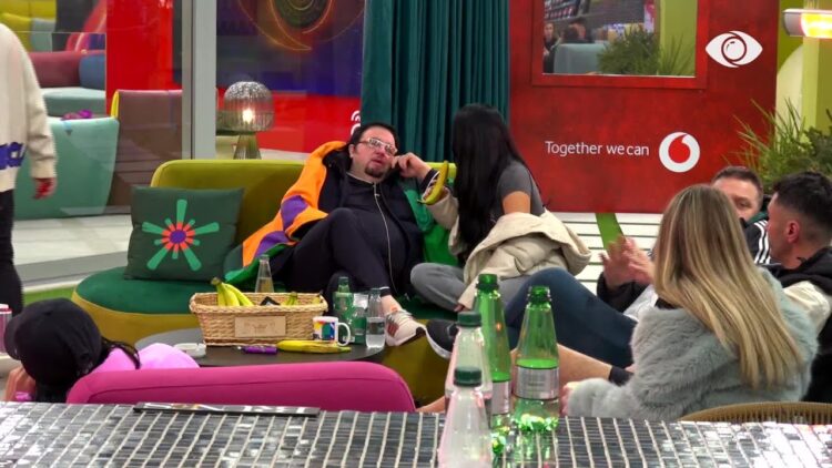 Banorët të pakënaqur nga sjellja e Ilnisës: Ajo është…