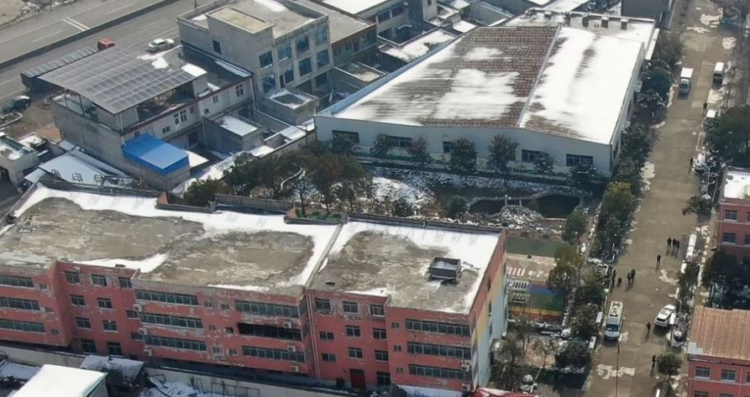 Shpërthen zjarri në një konvikt shkolle, 13 persona të vdekur