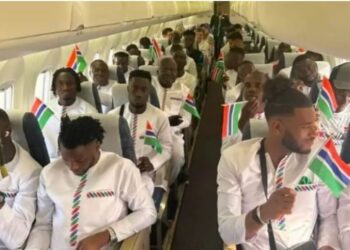 Momente tmerri për lojtarët e kombëtares, u bie të fikët në avion