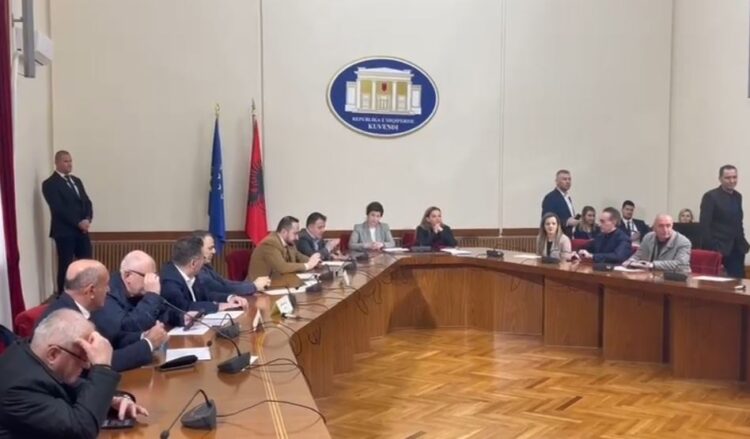 Bardhi dhe opozita “pushtojnë” Komisionin e Reformës Zgjedhore