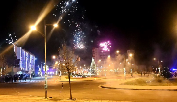 Kuksianët e teprojnë me pije! 52 qytetarë në urgjencë, asnjë lindje