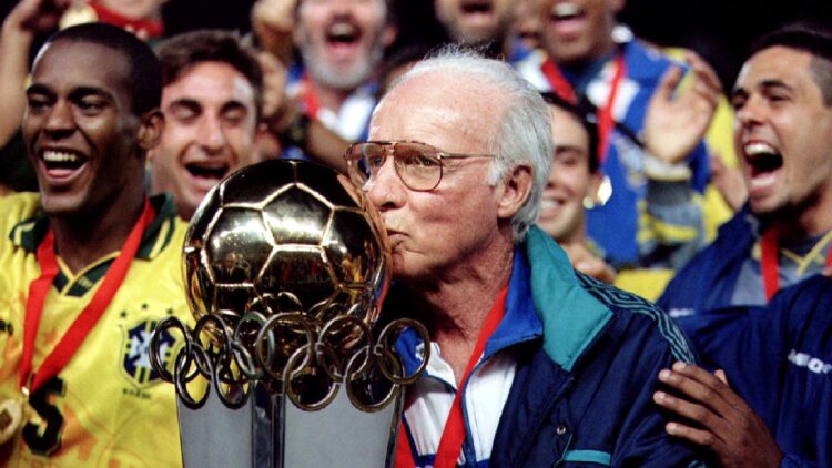 Fitoi 4 herë Kupën e Botës, ndahet nga jeta legjenda braziliane
