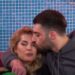 VIDEO/ A më do? Puthje e ledhatime mes Meritonit dhe Ilnisës: Shumë!