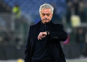 U shkarkua me bujë, çfarë do të ndodhë tani me Jose Mourinho?