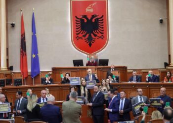 Opozita letër Nikollës: Të ndryshohet komisioni i Reformës Zgjedhore