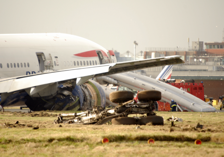 Rrëzohet avioni, tre italianë humbin jetën