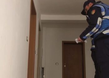 1 javë i vdekur në banesë, gjendet i pajetë shtetasi francez në Vlorë