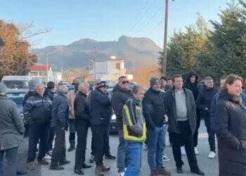 “Gurorja po na ndot ujin”,  banorët e Postribës bllokojnë rrugën