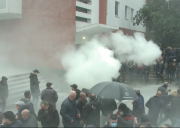 2 vjet nga përplasjet në selinë e PD, Salianji: Të gjithë duhet të ndjehemi të turpëruar