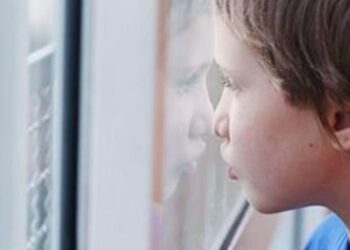 Hapësirat rreth enëve të gjakut mund të tregojnë rrezik për autizëm