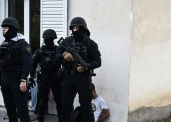 Përleshje mes bandave rome në Athinë, arrestohen 6 shqiptarë